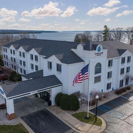 Charlevoix Inn & Suites Surestay Collection By Best Western Luaran gambar