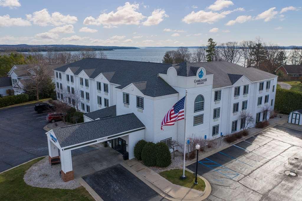 Charlevoix Inn & Suites Surestay Collection By Best Western Luaran gambar