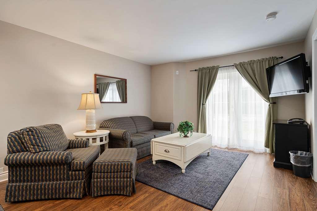 Charlevoix Inn & Suites Surestay Collection By Best Western Bilik gambar