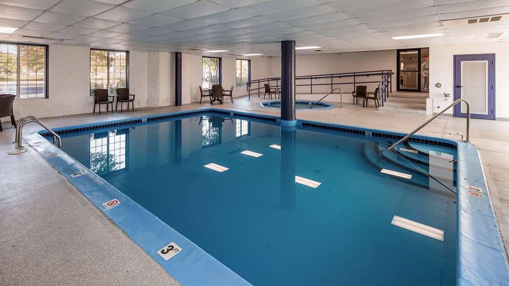Charlevoix Inn & Suites Surestay Collection By Best Western Kemudahan gambar