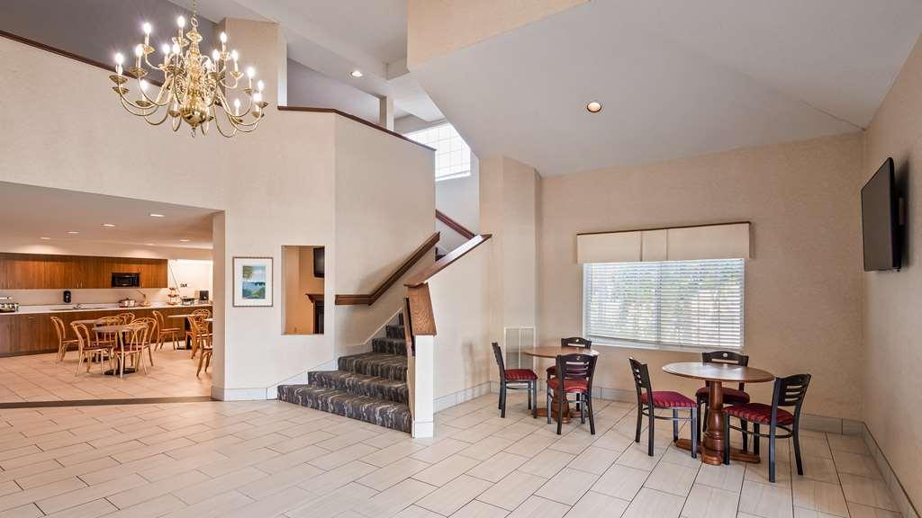 Charlevoix Inn & Suites Surestay Collection By Best Western Dalaman gambar