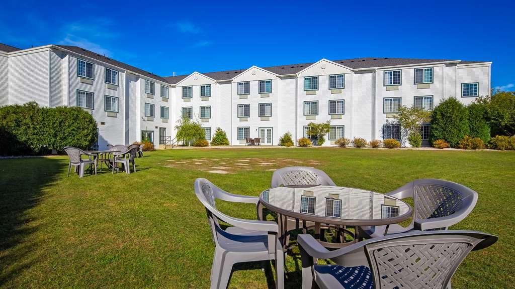Charlevoix Inn & Suites Surestay Collection By Best Western Kemudahan gambar