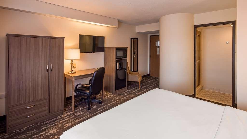 Charlevoix Inn & Suites Surestay Collection By Best Western Bilik gambar