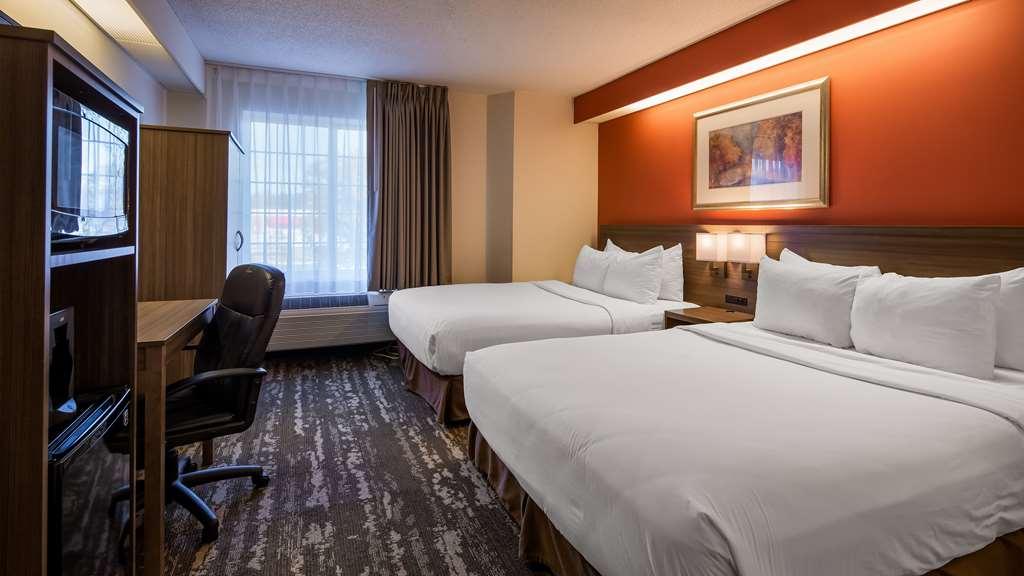 Charlevoix Inn & Suites Surestay Collection By Best Western Bilik gambar