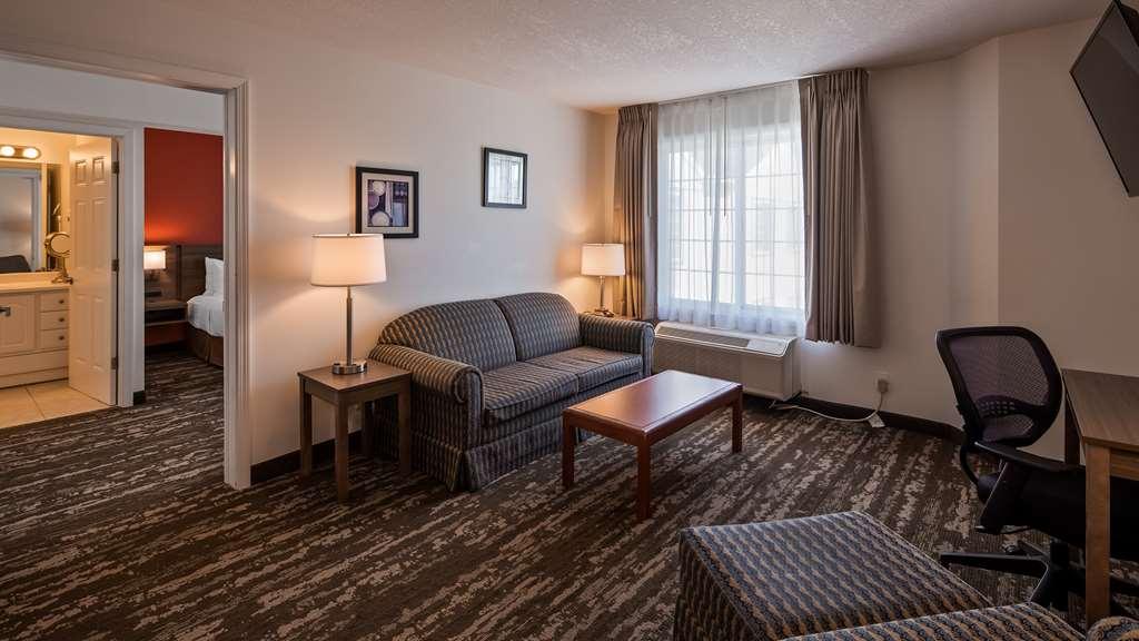 Charlevoix Inn & Suites Surestay Collection By Best Western Bilik gambar