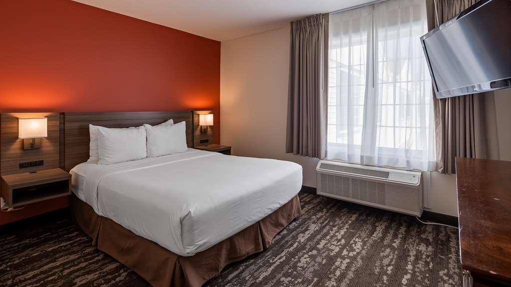 Charlevoix Inn & Suites Surestay Collection By Best Western Bilik gambar