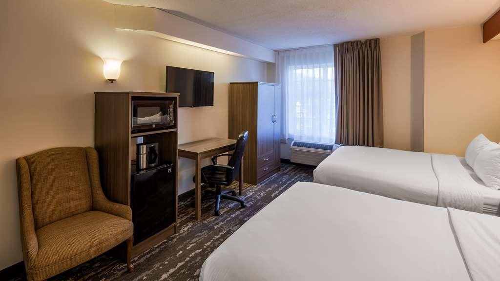 Charlevoix Inn & Suites Surestay Collection By Best Western Bilik gambar